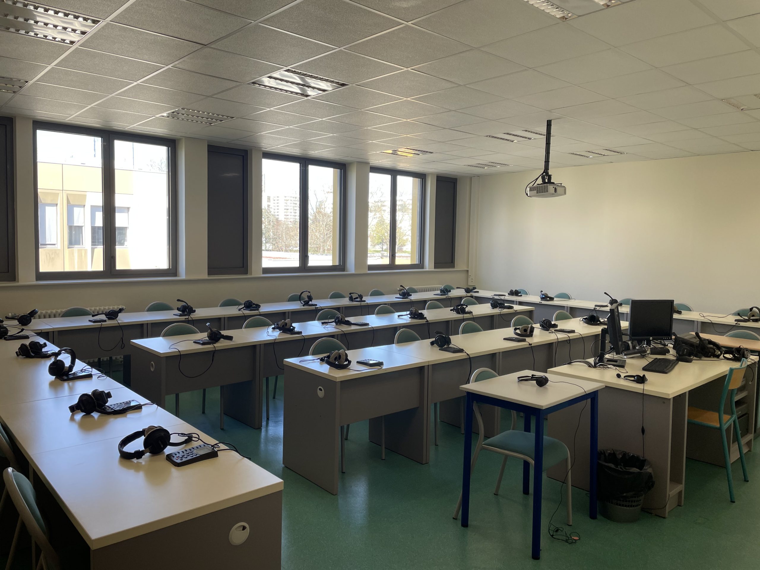 Lycée Aliénor D'aquitaine 41 Rue Pierre De Coubertin 86034 Poitiers